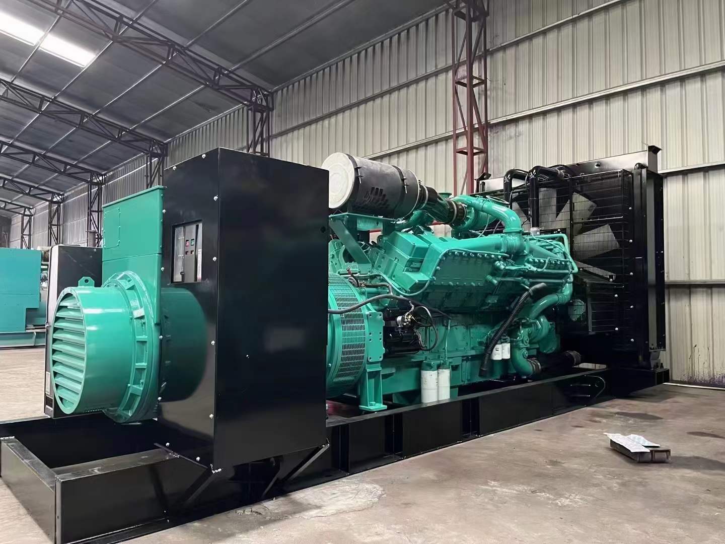 利辛如何降低 800kW 柴油发电机输出电流的波动？
